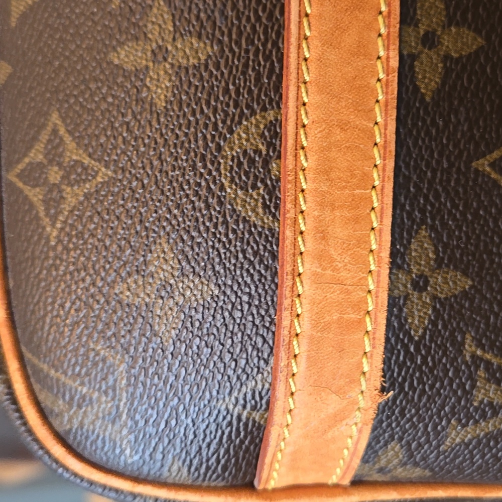LOUIS VUITTON MONOGRAM  Messenger Bag - Picture 15 of 17